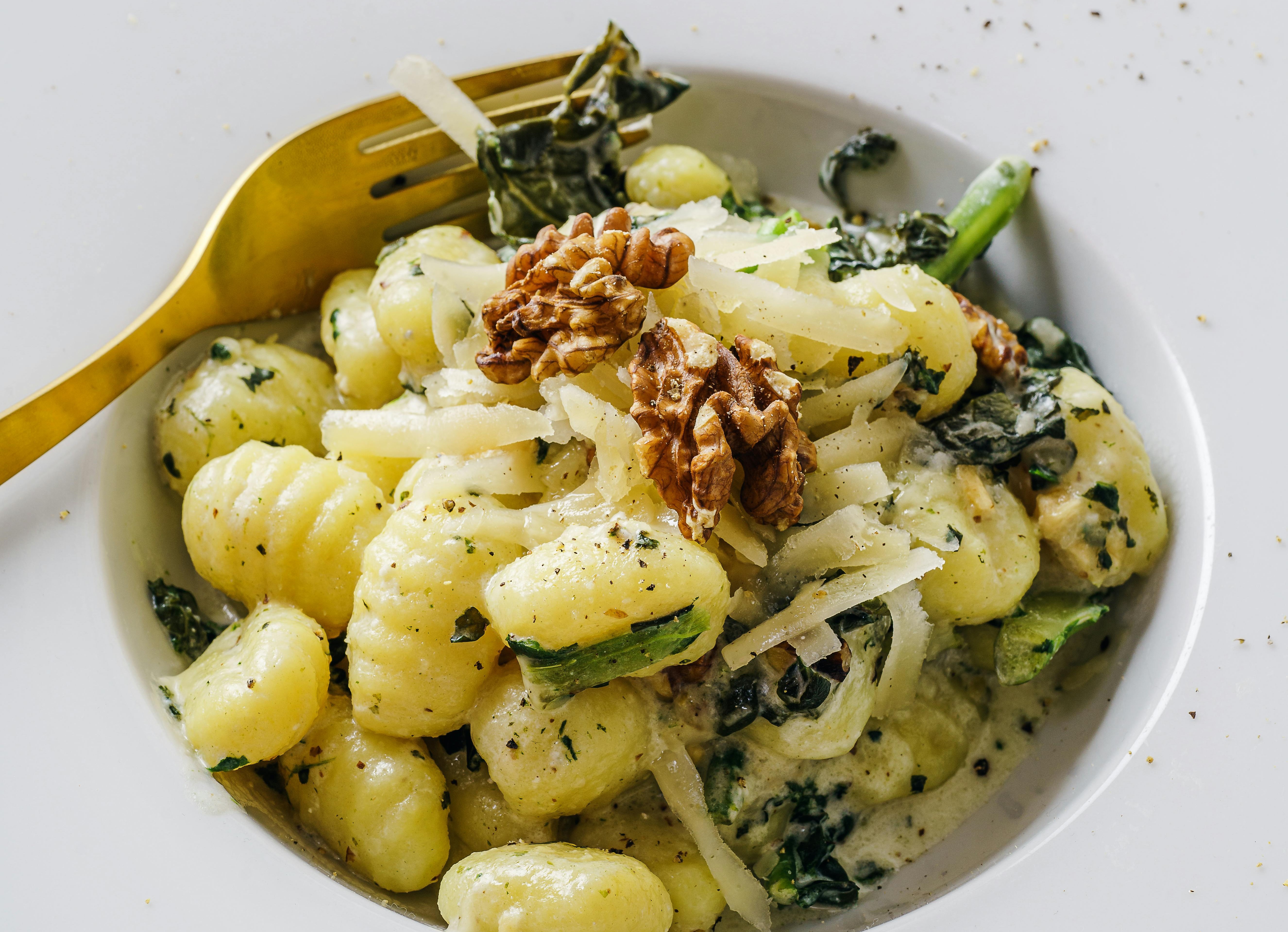 Specialità gnocchi con noci - Tradizione culinaria del Garda